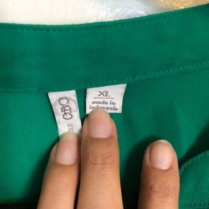 Button-down blouse with ruffles